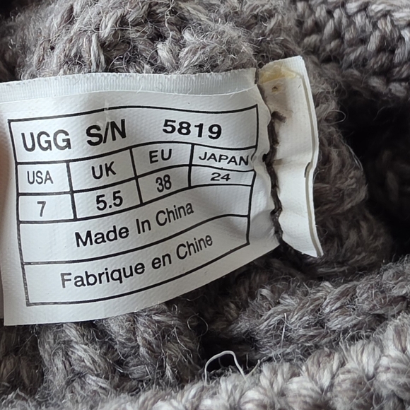 Ugg Australia Classic Cardy Triple Button Gray Knit Slip On Boots #5819 Size 7 - Picture 9 of 11